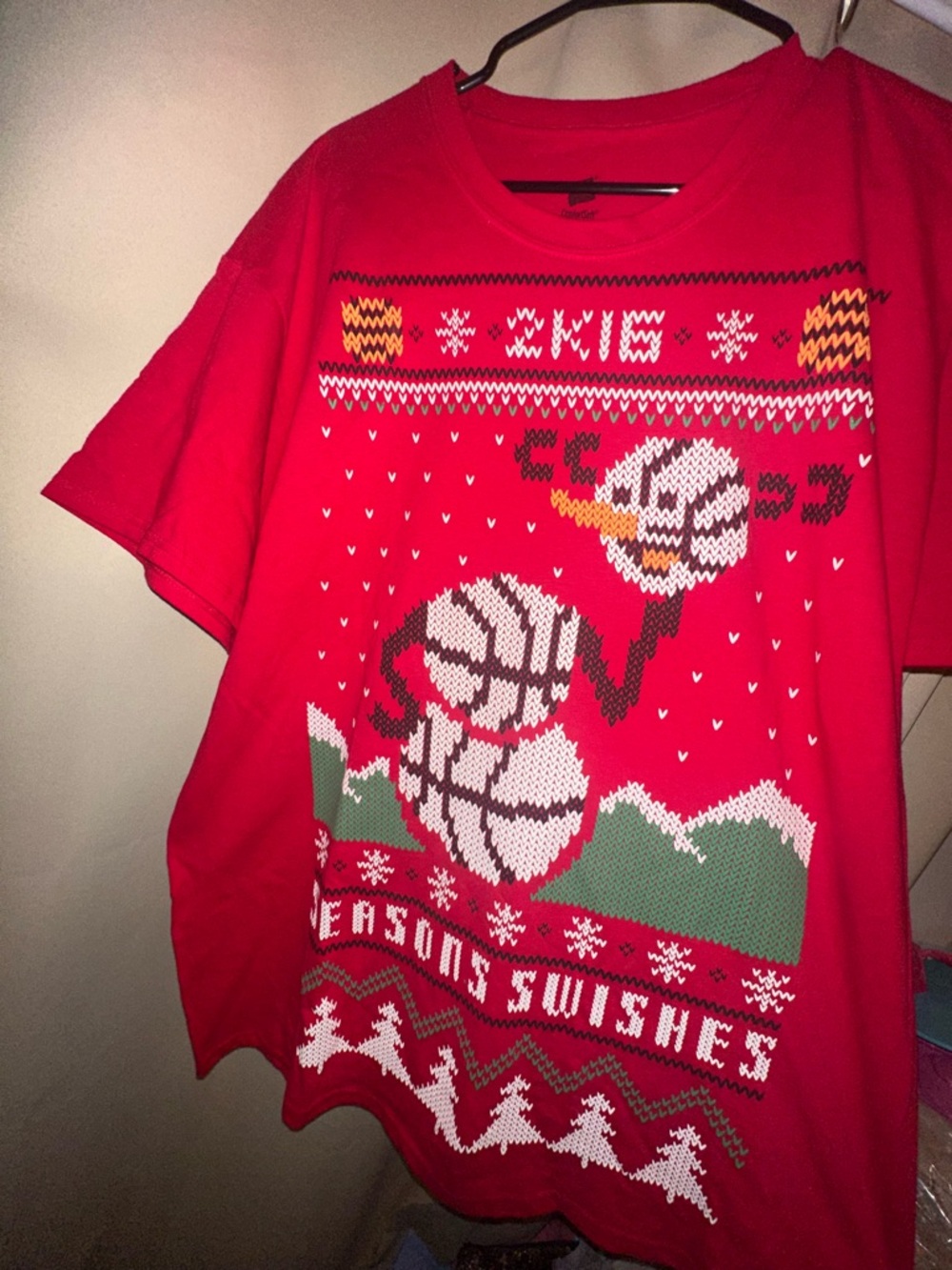 Hanes ComfortSoft Christmas t-shirt basketball seasons swishes size XL
